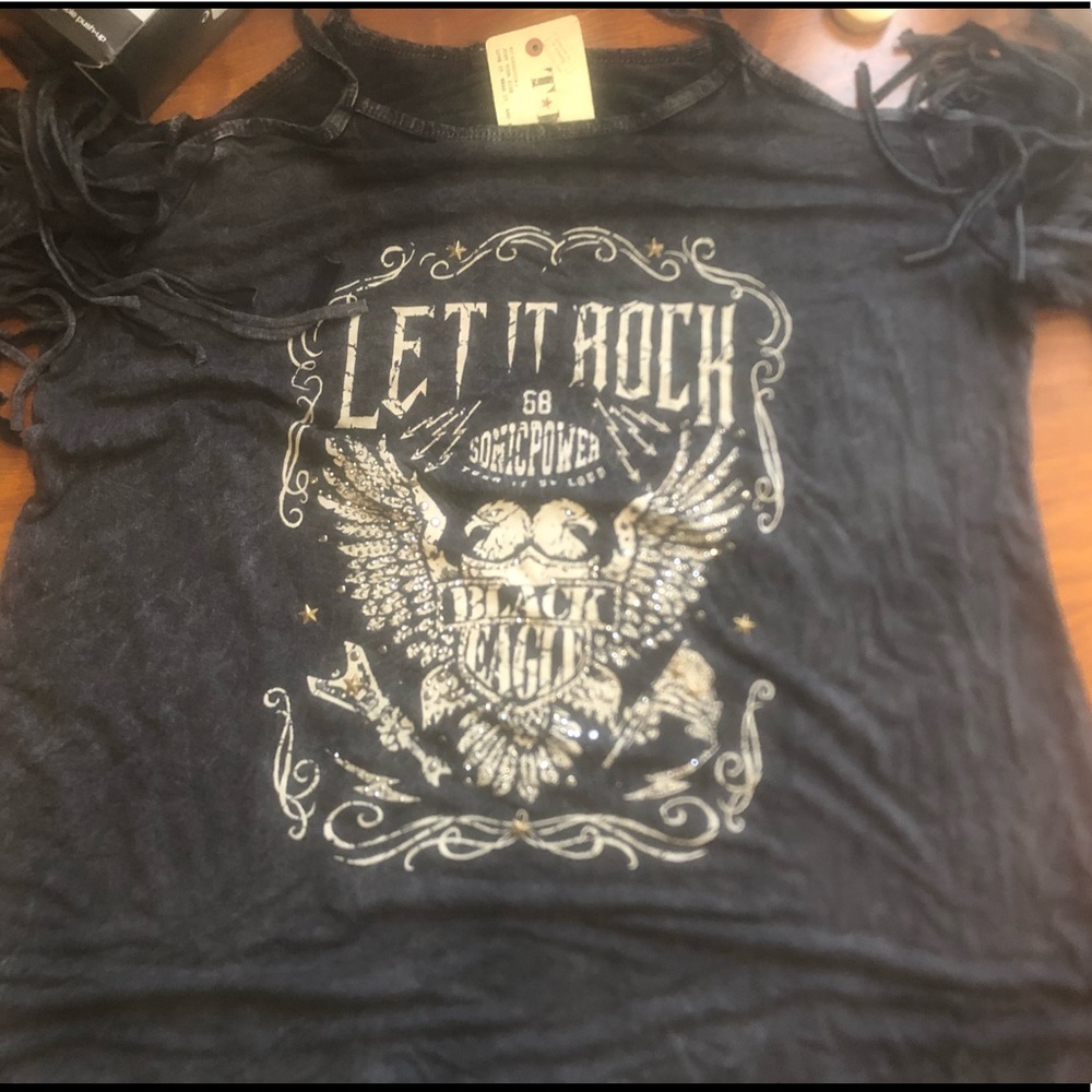T-party shirt  🤟🏻🤟🏻🤟🏻😍 size XL